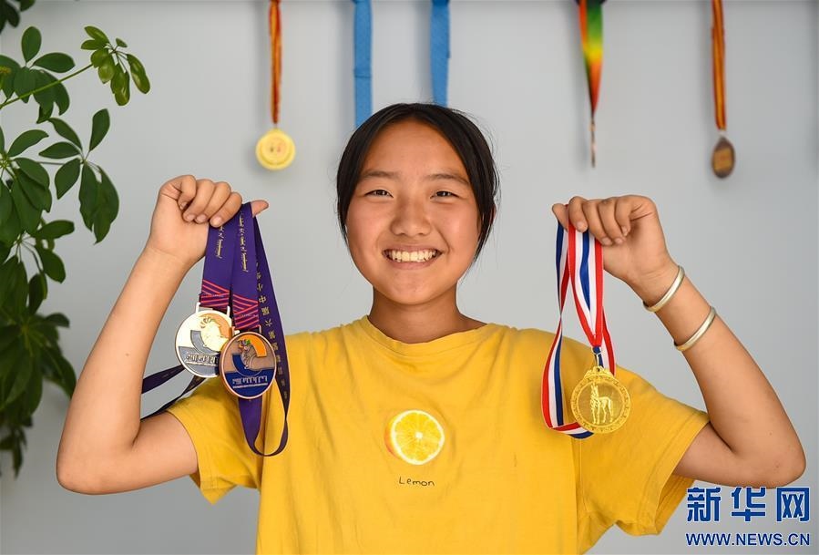 （特別的暑期生活·圖片故事）（6）草原女孩錫林花的暑期“歡樂時光”