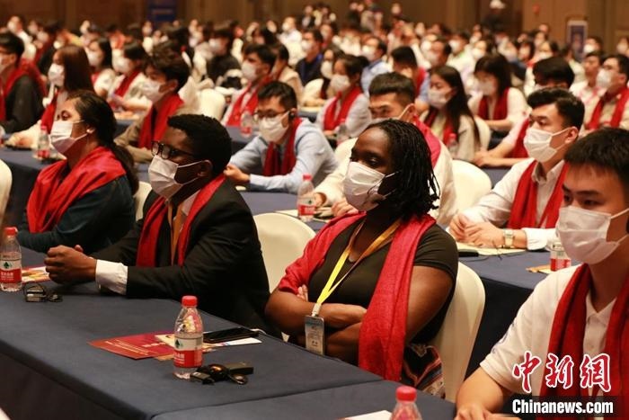 第十六屆“聯(lián)合國教科文組織孔子教育獎(jiǎng)”9月27日晚在山東曲阜揭曉。梁犇 攝