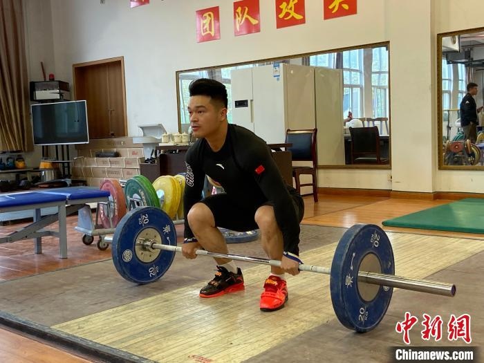 石智勇訓(xùn)練場景?！×植?攝