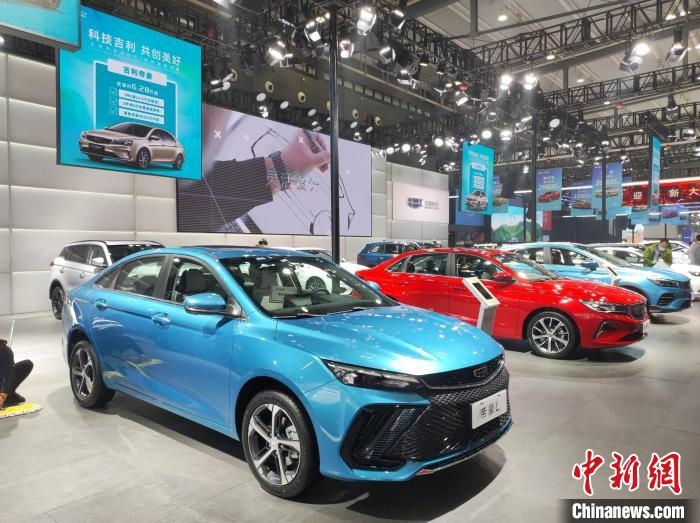 長沙國際車展上展出的汽車。　唐小晴 攝