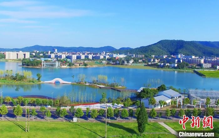 后湖藝術(shù)園。　唐小晴 攝