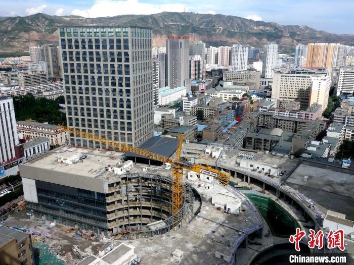 資料圖：城中區(qū)某商品住宅樓。 孫睿 攝