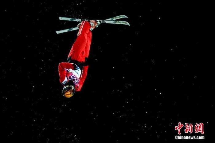 徐夢(mèng)桃在比賽中。<a target='_blank' href='/'>中新社</a>記者 富田 攝