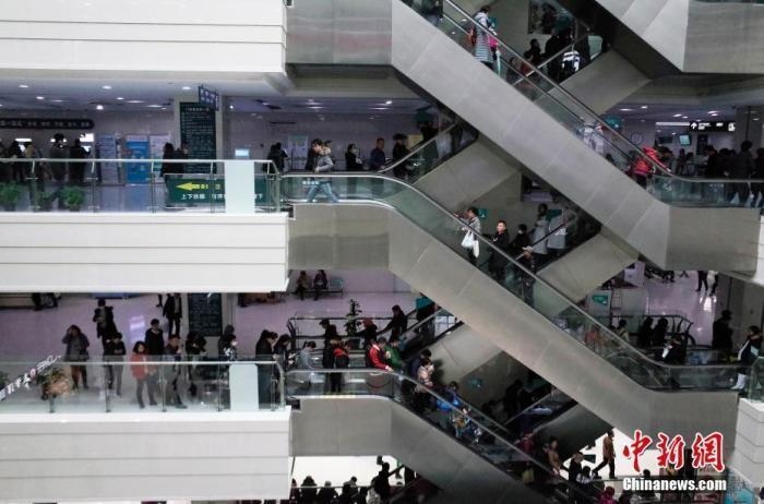 資料圖：某醫(yī)院門診樓。 <a target='_blank' href='/'>中新社</a>記者 殷立勤 攝
