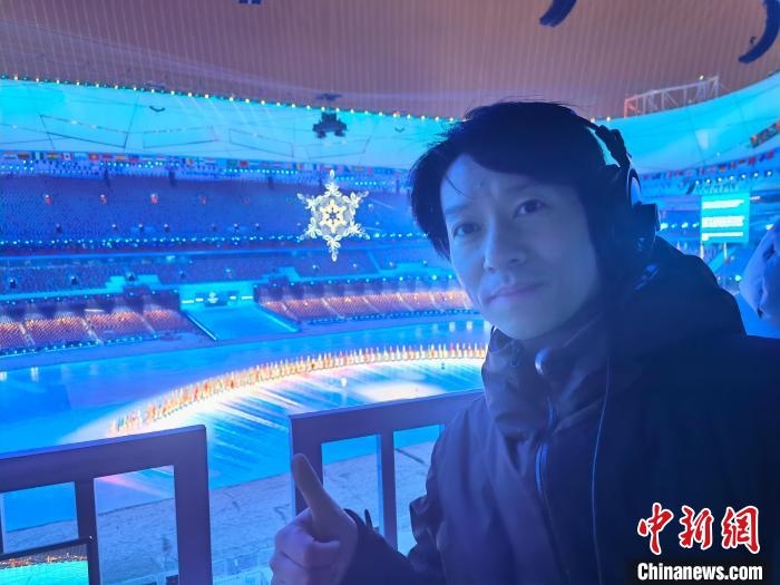 張文海在“鳥巢”內?！埼暮?供圖