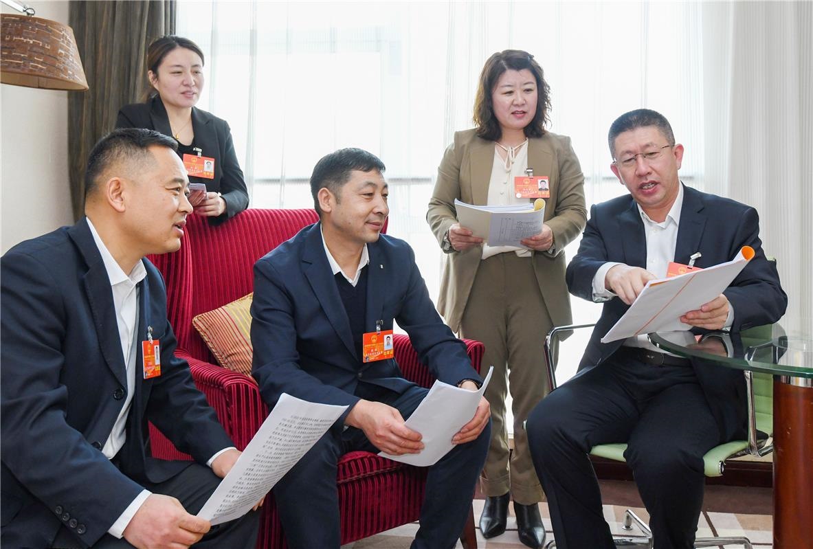 奮進(jìn)2024｜代表來了！自治區(qū)十四屆人大二次會議召開在即