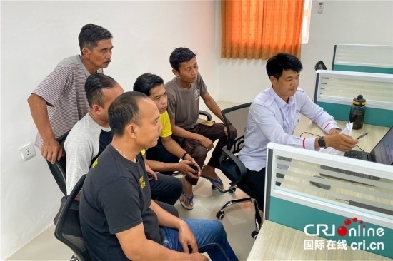 我在印尼開“復(fù)興號(hào)”_fororder_3