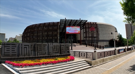 鑒往知來，跟著總書記學(xué)歷史丨走進(jìn)一座博物館，尋根五千年中華文明