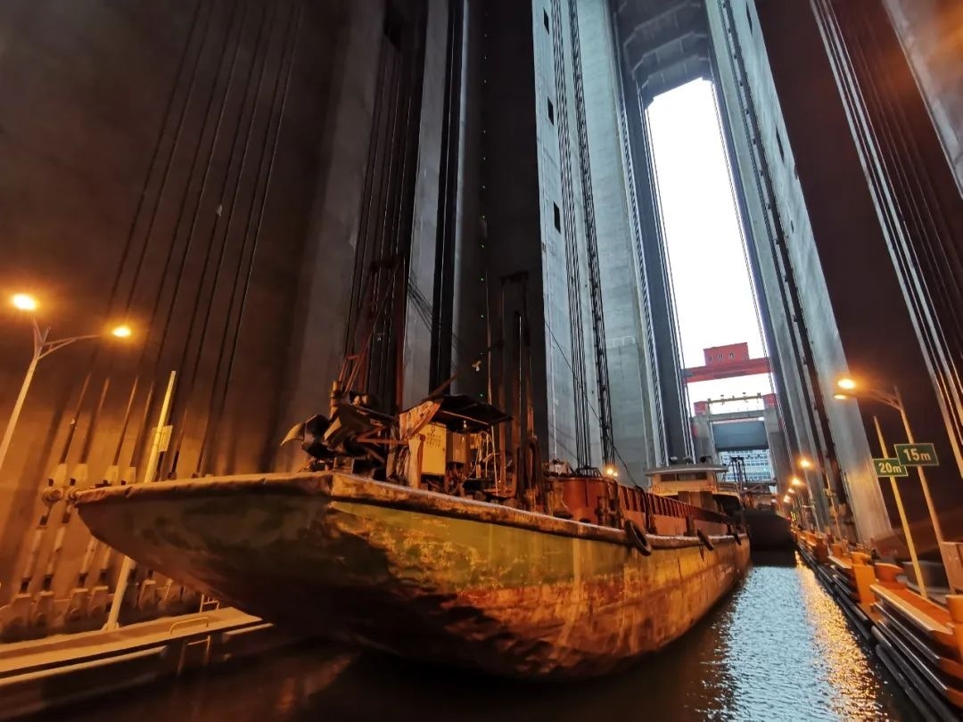 向家壩升船機(jī)船廂。鄭慶攝