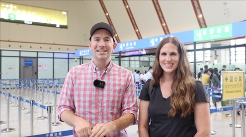 6月13日，來自美國的德拉古（Dragoo）夫婦將首次乘坐中老鐵路國際旅客列車從中國出境。李揚(yáng) 攝