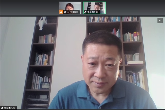 里斯本大學(xué)孔子學(xué)院中方院長(zhǎng)王錦程。 采訪截圖