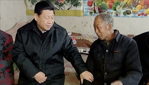 △2012年12月30日，習近平總書記來到河北省阜平縣龍泉關鎮(zhèn)顧家臺村看望困難群眾。