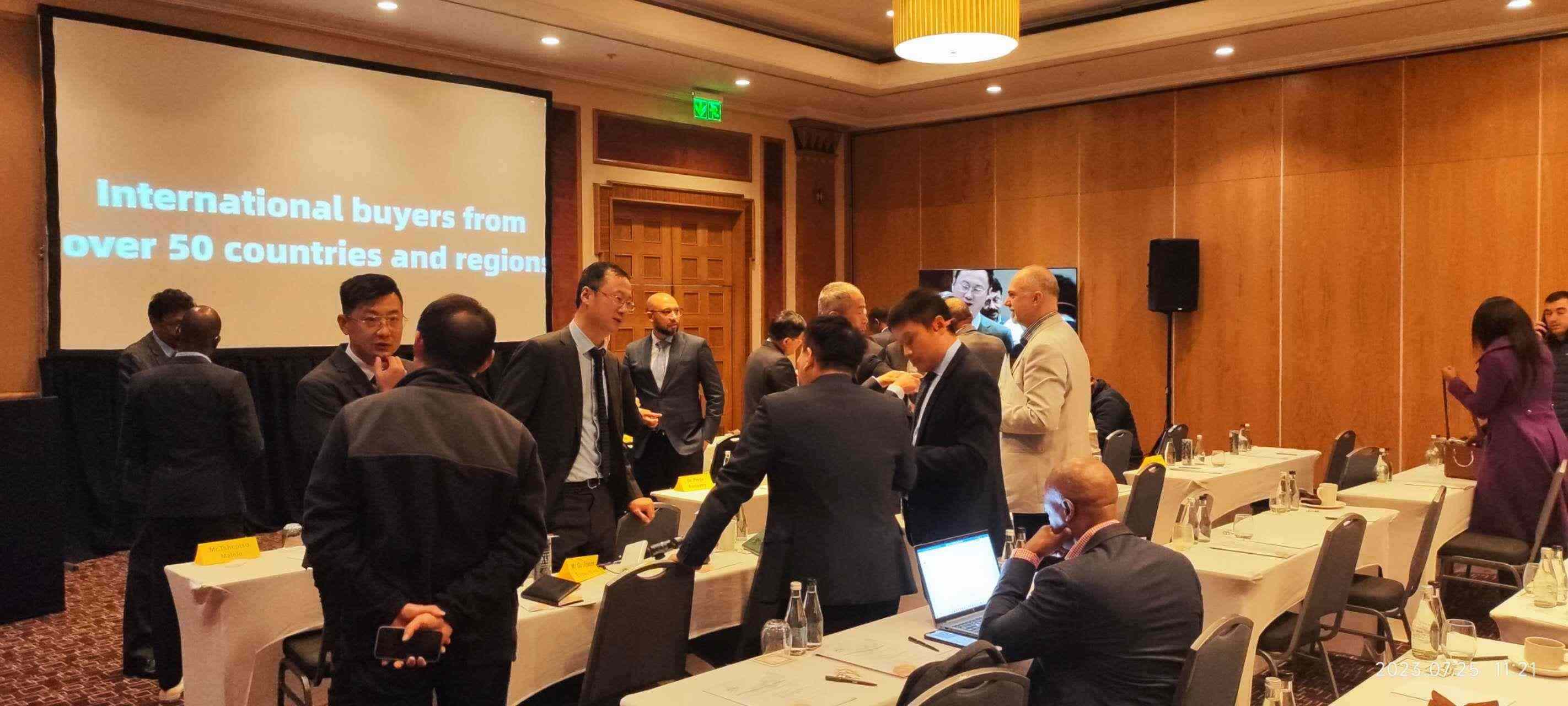 中南企業(yè)現(xiàn)場(chǎng)交流。圖片來(lái)源：貿(mào)促會(huì)