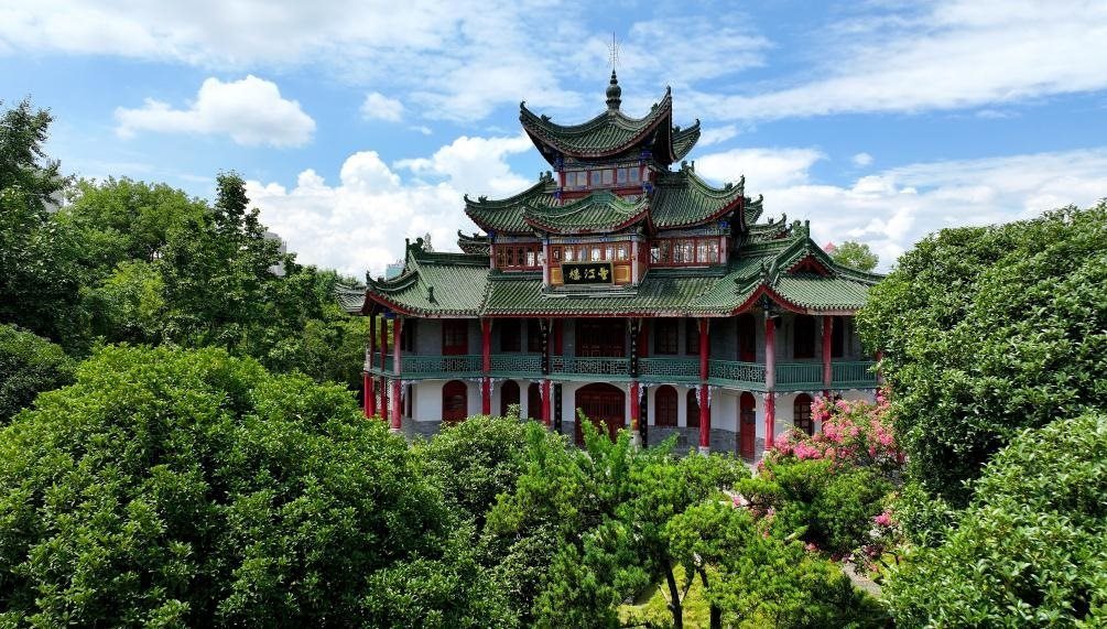 近日拍攝的陜西省漢中市博物館望江樓。新華社記者 劉瀟 攝