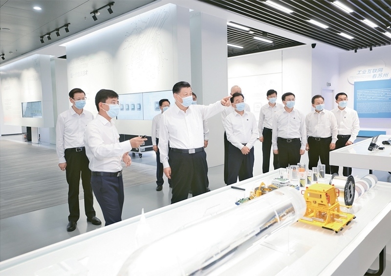 2023年7月5日至7日，中共中央總書記、國家主席、中央軍委主席習(xí)近平在江蘇考察。這是5日下午，習(xí)近平在蘇州工業(yè)園區(qū)考察。 新華社記者 鞠鵬/攝