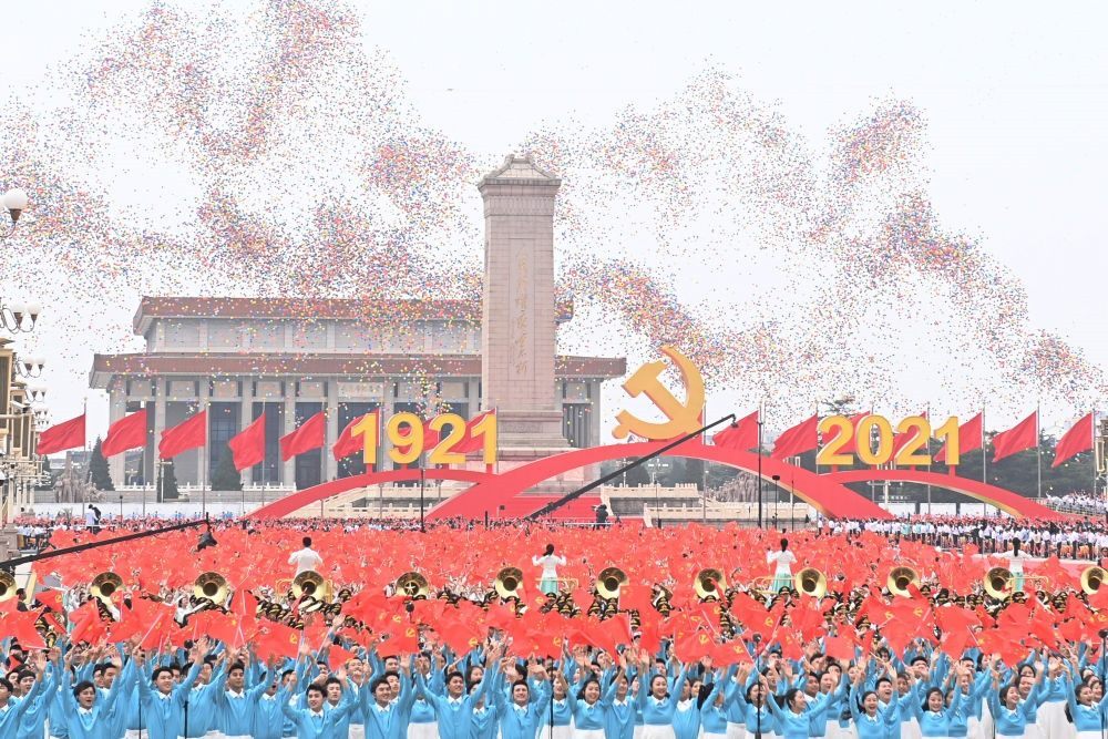 2021年7月1日上午，慶祝中國共產(chǎn)黨成立100周年大會在北京天安門廣場隆重舉行。這是慶祝大會現(xiàn)場放飛氣球。新華社記者 李尕 攝