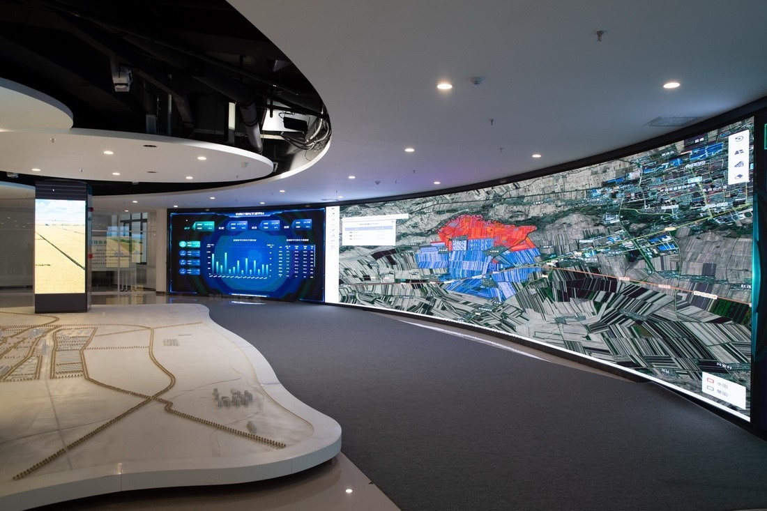 黑龍江省慶安縣數(shù)字農(nóng)業(yè)指揮中心平臺(tái)上展示的黑土地情況（4月26日攝）。新華社記者 張濤 攝