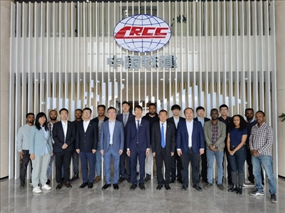 中國(guó)土木福州設(shè)計(jì)院埃塞分院團(tuán)隊(duì)合影。受訪對(duì)象供圖