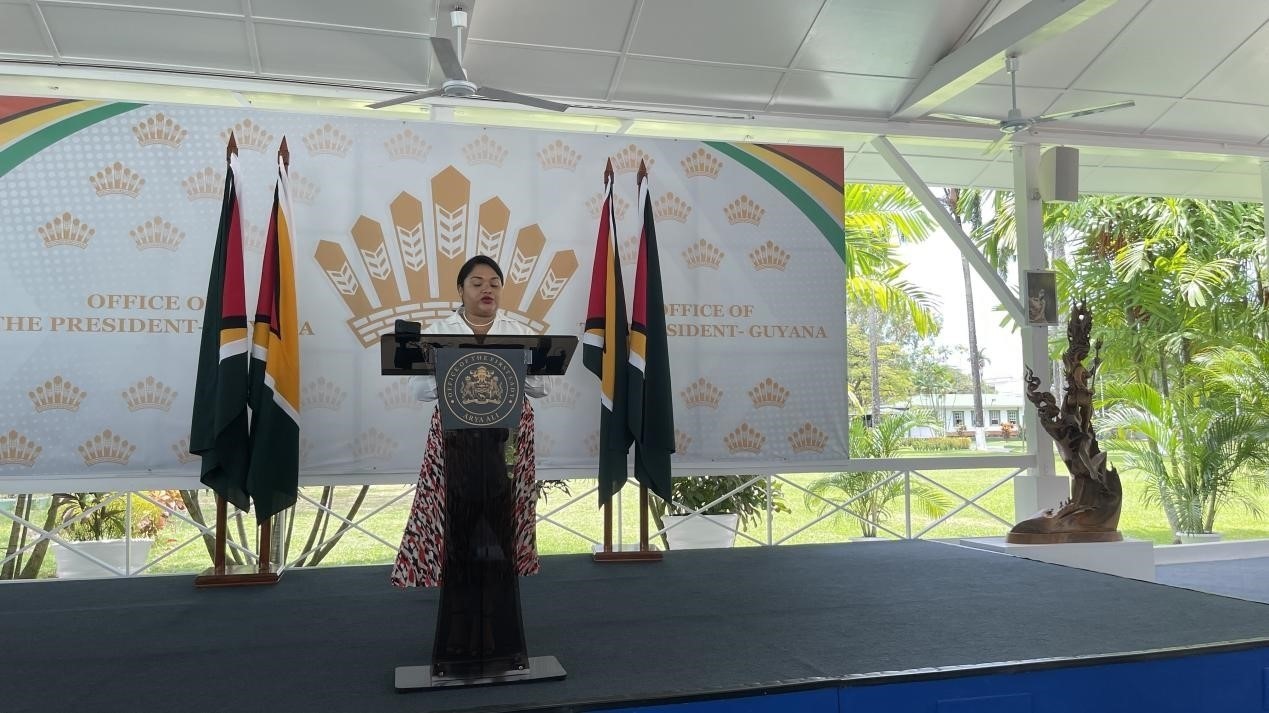 圭亞那第一夫人阿爾雅·阿里發(fā)表致辭。第18期援圭亞那醫(yī)療隊供圖