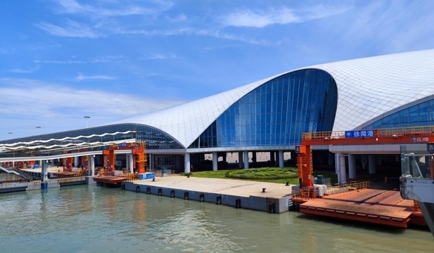 徐聞港樞紐大樓。人民網(wǎng) 樸馨語(yǔ)攝