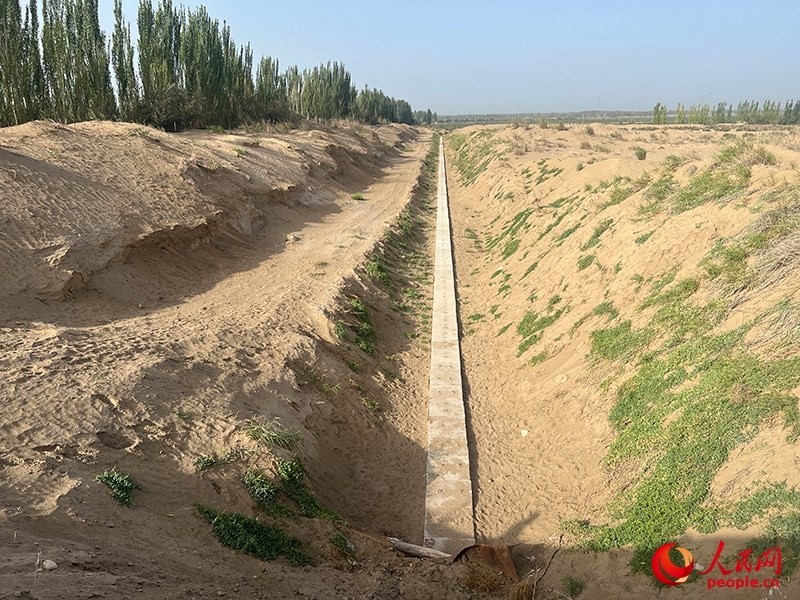 斗渠改造后，大大提高了輸水效率。人民網(wǎng)記者 常雪梅攝