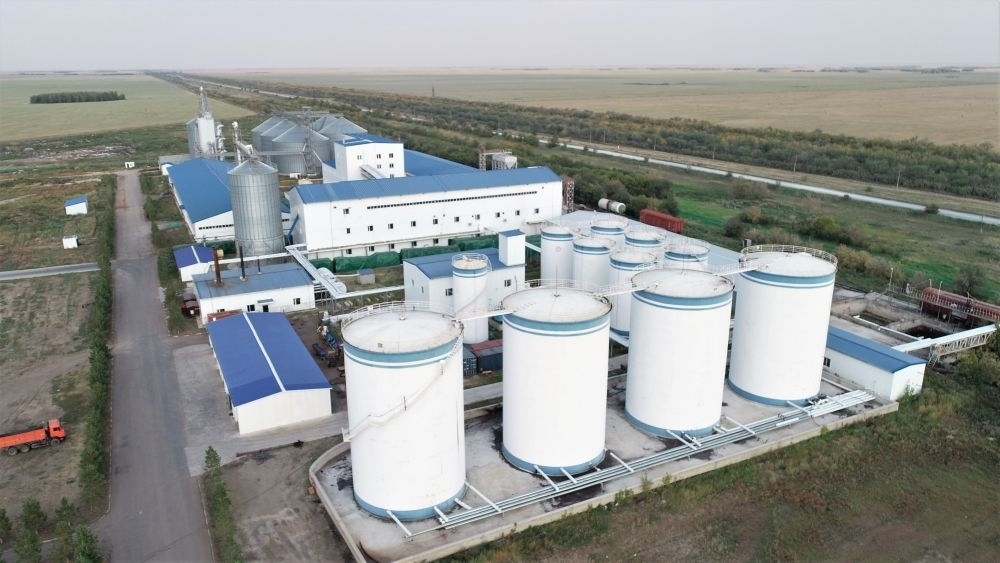 這是2022年9月2日在哈薩克斯坦北哈薩克斯坦州拍攝的愛菊農(nóng)產(chǎn)品物流加工園區(qū)（無人機(jī)照片）。新華社發(fā)（奧斯帕諾夫攝）