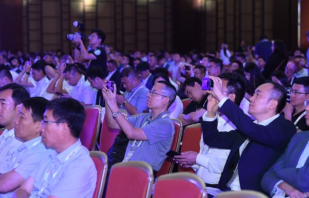 2023數(shù)字經(jīng)濟峰會·城市智能升級主題論壇現(xiàn)場。人民網(wǎng)記者 翁奇羽攝