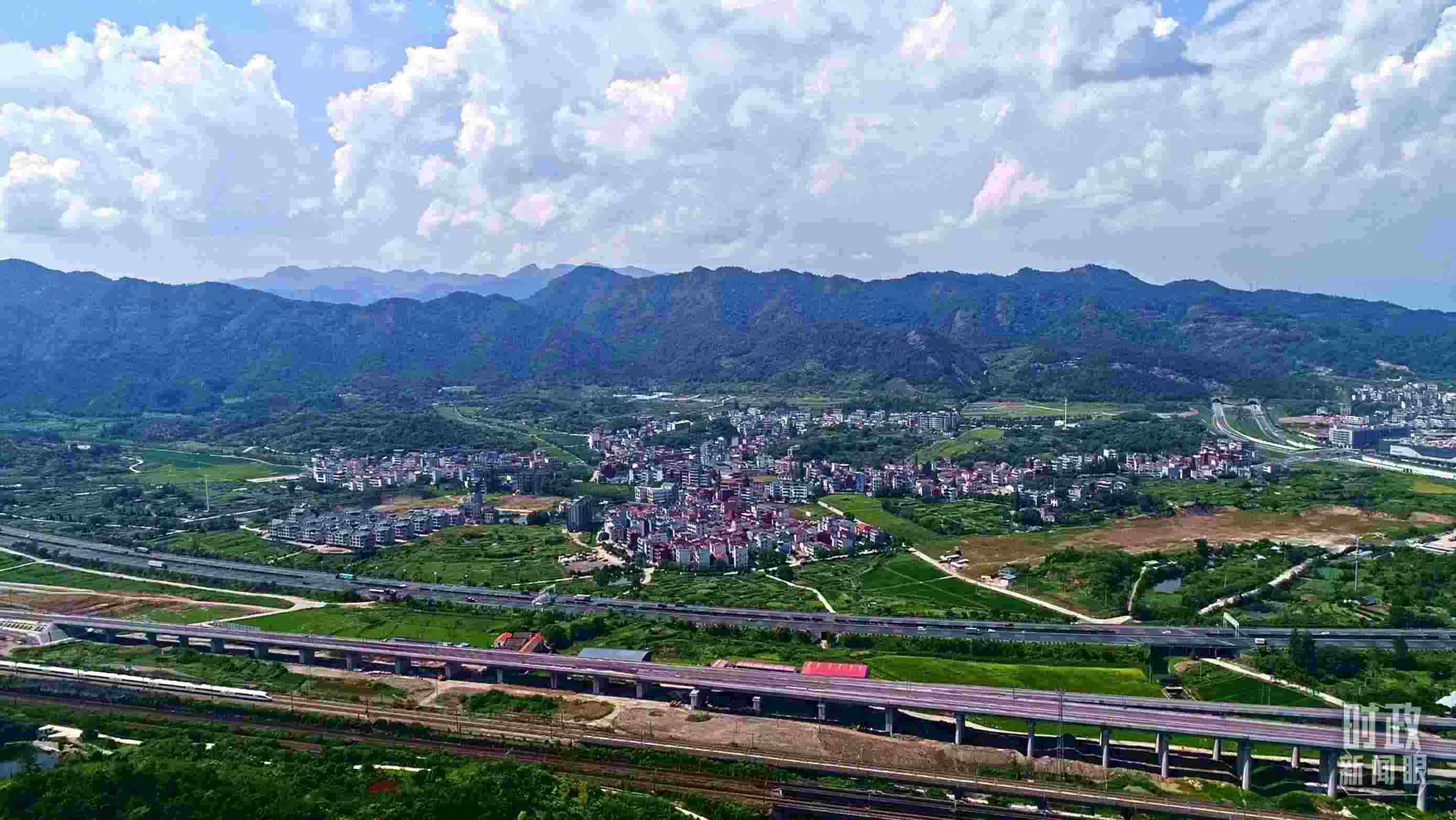 △李祖村航拍。（總臺央視記者范凱拍攝）