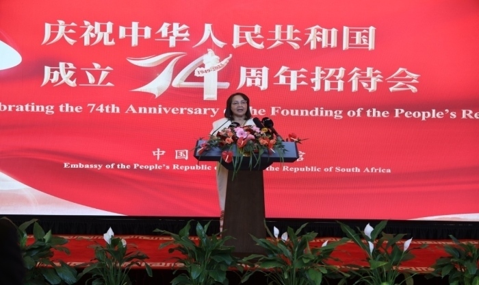 德利萊代表南政府向中國政府和人民致以誠摯祝賀。中國駐南非使館供圖