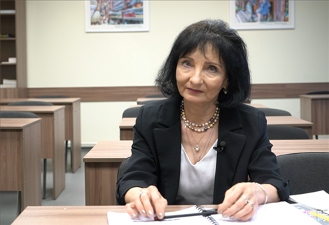 阿拉在白大孔院接受記者采訪。人民網(wǎng)記者 皇甫萬里攝