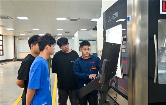 學(xué)生們正在實(shí)操學(xué)習(xí)。受訪單位供圖