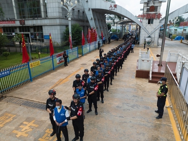 移交現場。公安部供圖