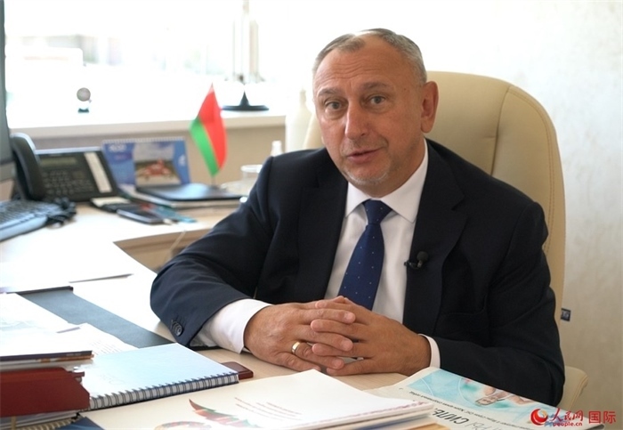 中白工業(yè)園管委會主任亞歷山大·亞羅申科接受人民網(wǎng)記者采訪。人民網(wǎng) 皇甫萬里攝