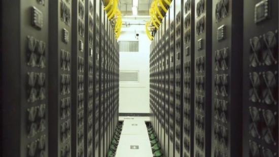 貴安超算中心內(nèi)的機房。人民網(wǎng) 陽茜攝