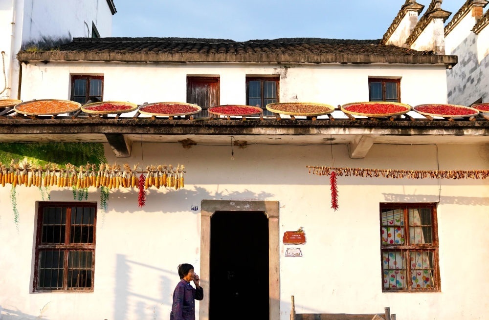 婺源縣王村石門自然村一角（2023年10月11日攝）。