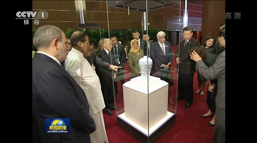 2019年5月15日，中外領導人共同參觀“大美亞細亞——亞洲文明展”。（視頻截圖）