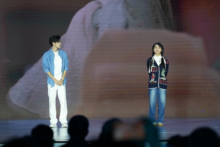 煎餅果仔（演員張家?。⑾奶烀妹茫ㄑ輪T楊茜云）