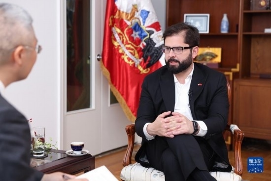 10月17日，智利總統(tǒng)博里奇在北京接受新華社記者專訪。新華社記者 呂帥 攝