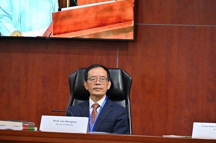 浙江師范大學(xué)非洲研究院院長劉鴻武作會議總結(jié)。浙江師范大學(xué)非洲研究院供圖