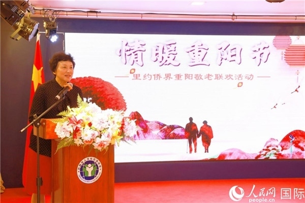 當(dāng)?shù)貢r(shí)間10月23日，國(guó)務(wù)院僑務(wù)辦公室主任陳旭（中）在巴西里約熱內(nèi)盧出席國(guó)務(wù)院僑辦代表團(tuán)與里約僑界座談會(huì)。 王天聰 攝