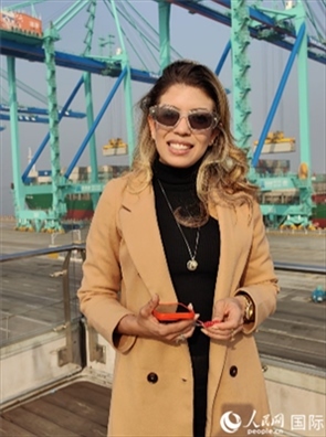 巴西《中北部傳媒集團(tuán)》記者拉尼艾莉接受采訪。人民網(wǎng)記者 符園園攝