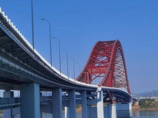 清水塘大橋側(cè)面。本報記者 常雯宜攝