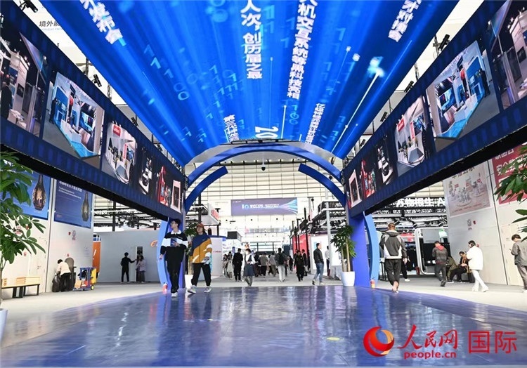 11月7日上午，2023年世界互聯(lián)網(wǎng)大會“互聯(lián)網(wǎng)之光”博覽會在浙江烏鎮(zhèn)開幕。人民網(wǎng)記者 葉賓得攝