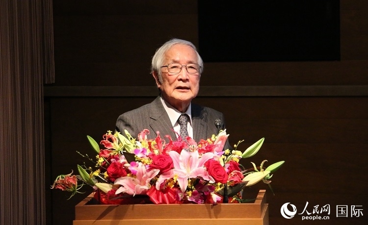 日中科學(xué)技術(shù)交流協(xié)會(huì)會(huì)長(zhǎng)山脅道夫致辭。人民網(wǎng) 許可攝