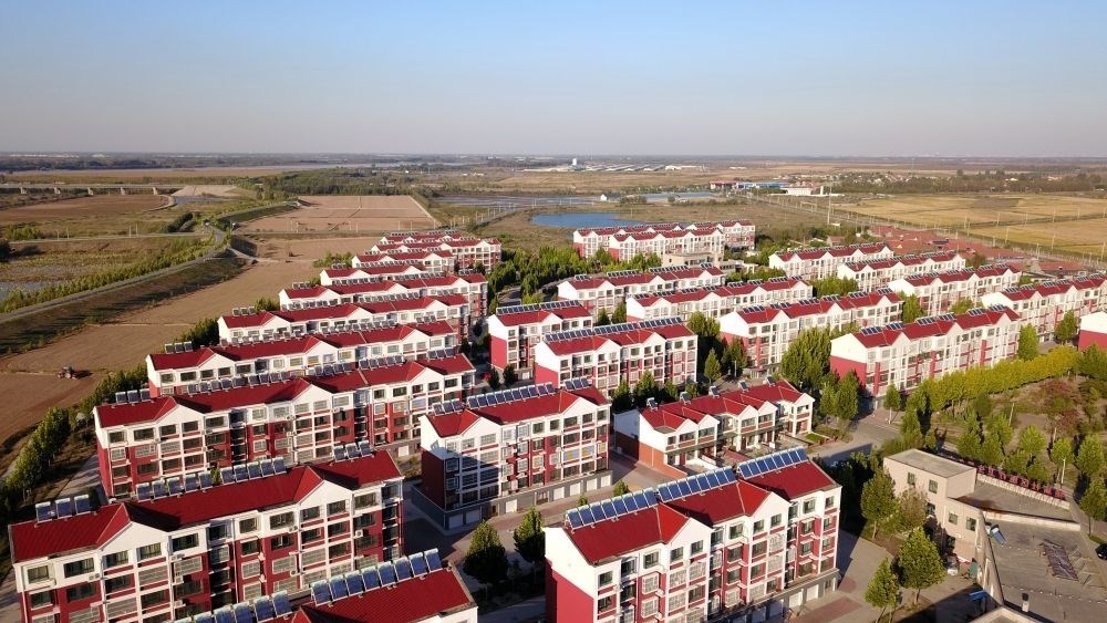 山東省東營市墾利區(qū)楊廟社區(qū)（2021年10月17日攝，無人機照片）。新華社記者 郭緒雷 攝