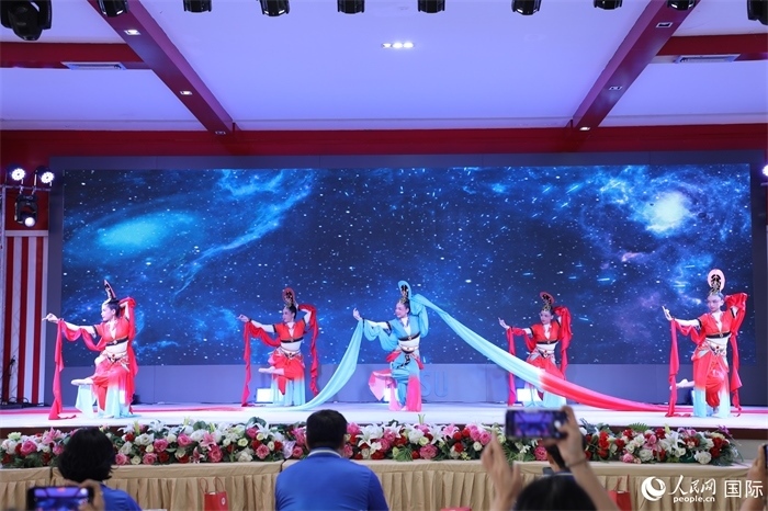 才藝表演環(huán)節(jié)。人民網(wǎng)記者 孫廣勇攝