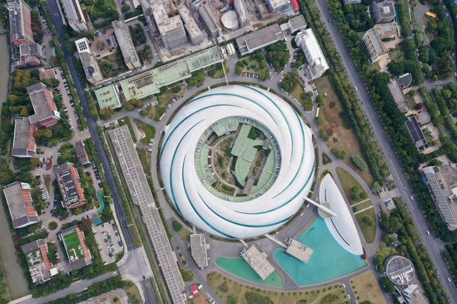 位于上海張江科學(xué)城的國家大科學(xué)裝置上海光源（2020年10月26日攝，無人機(jī)照片）。