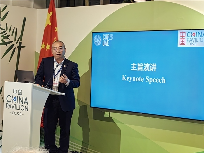 晶澳太陽能科技股份有限公司高級(jí)副總裁孫廣彬發(fā)言。COP28中國角供圖