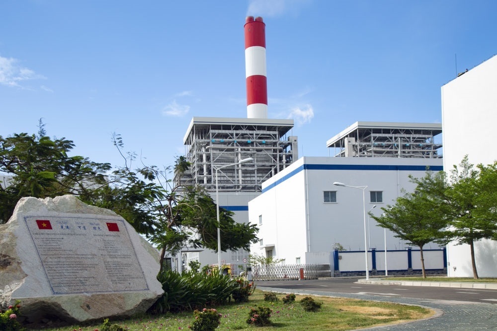 這是2021年3月24日在越南平順省拍攝的越南永新燃煤電廠一期BOT項目廠區(qū)。新華社發(fā)（南方電網(wǎng)越南永新公司供圖）