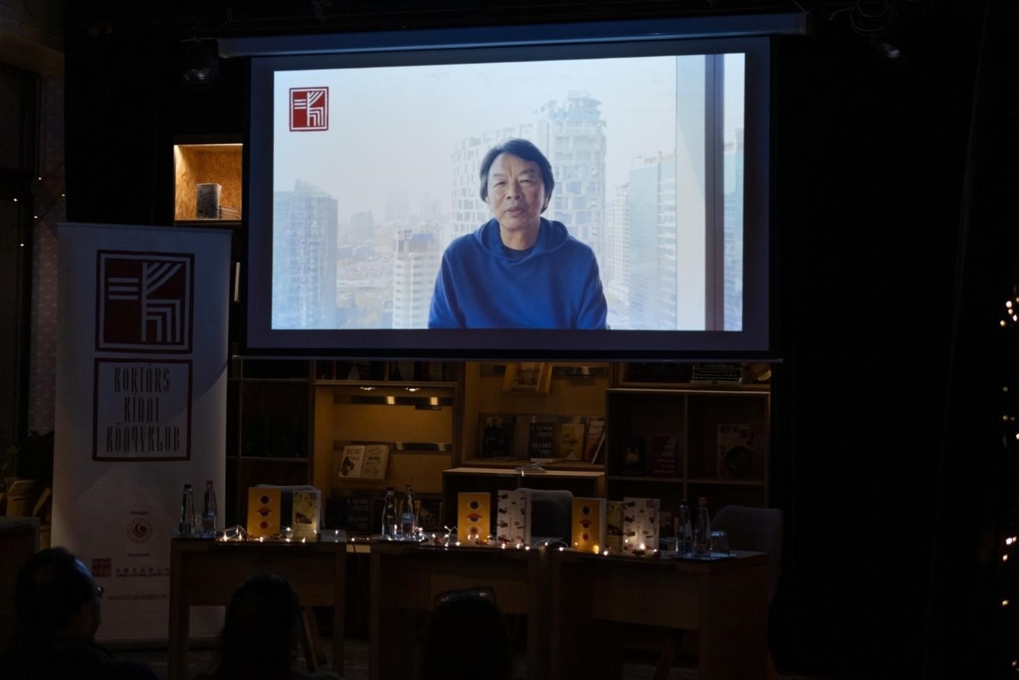 劉震云通過視頻介紹小說。摩爾多瓦尼·巴爾納巴斯攝